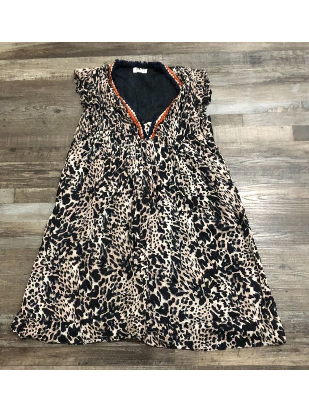 THML Small V Neck Black and Tan Leopard Print Dress Knee Length